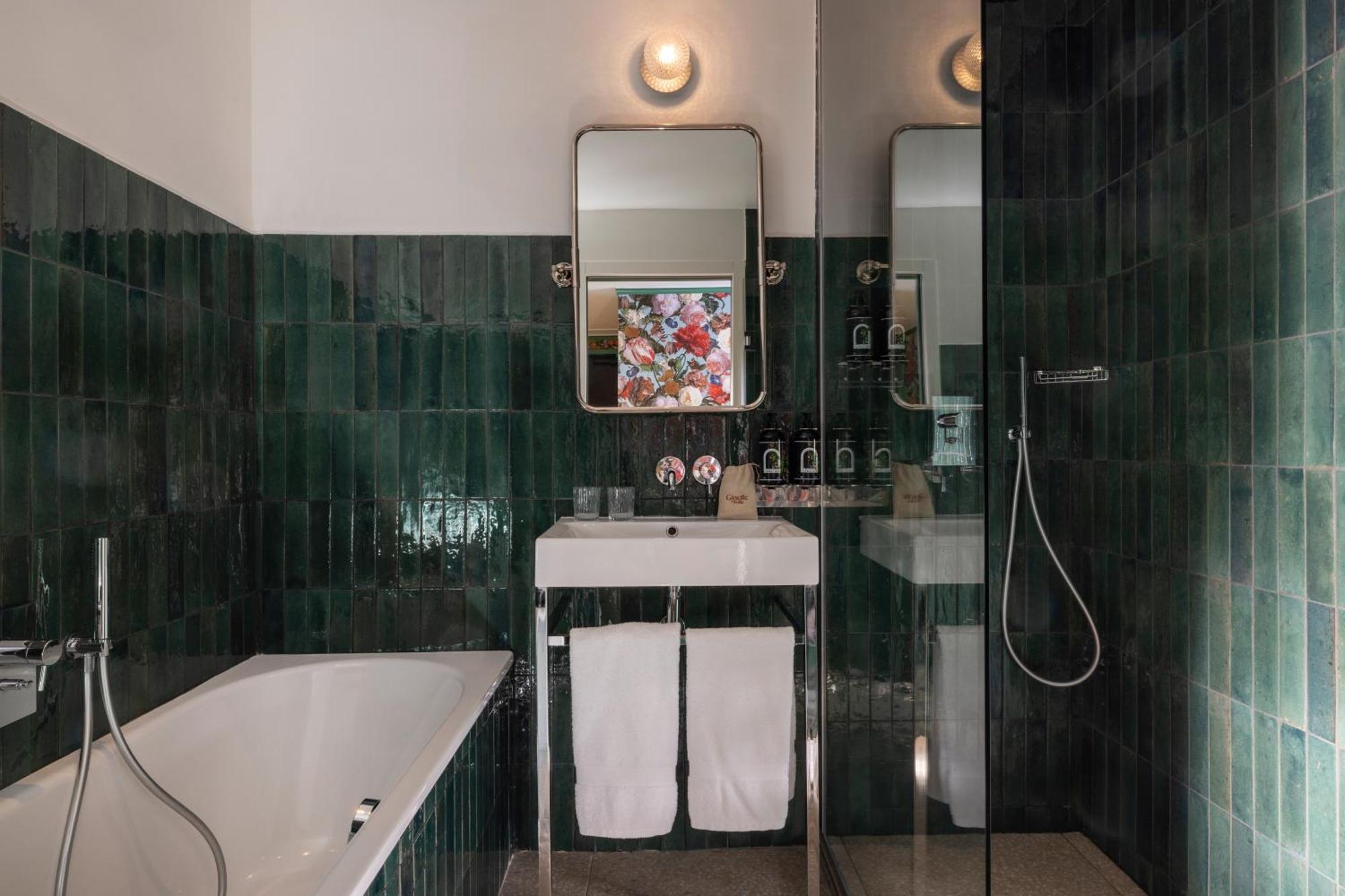 Hotel Ginette A La Folie & Spa باريس المظهر الخارجي الصورة